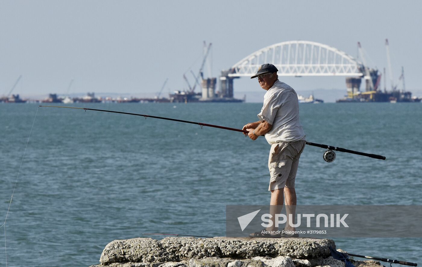 Building the Crimean Bridge