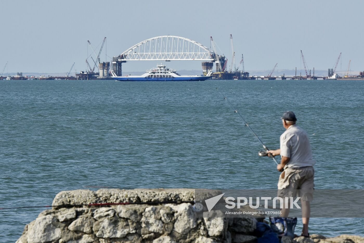 Building the Crimean Bridge