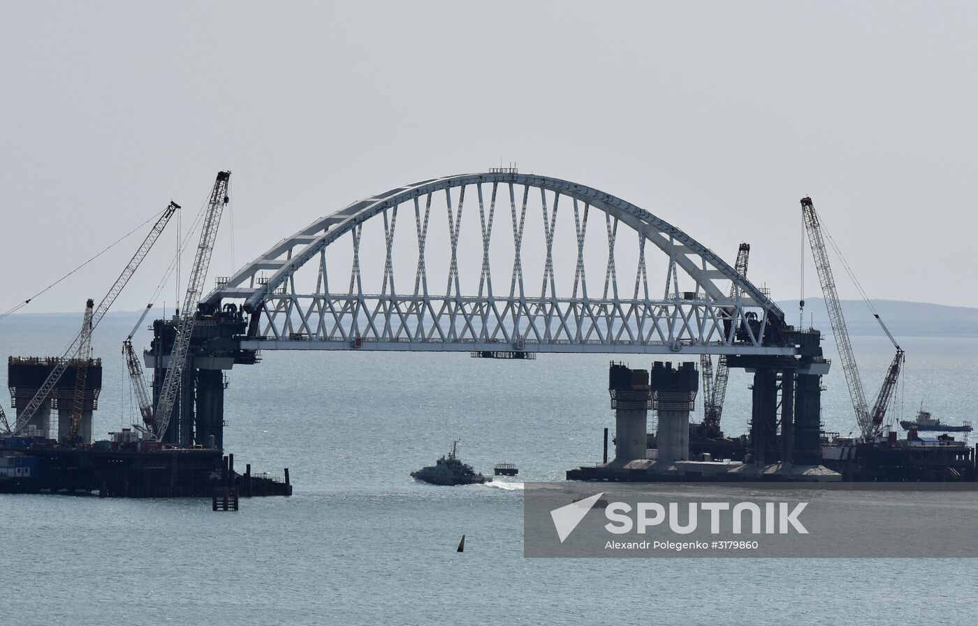 Building the Crimean Bridge
