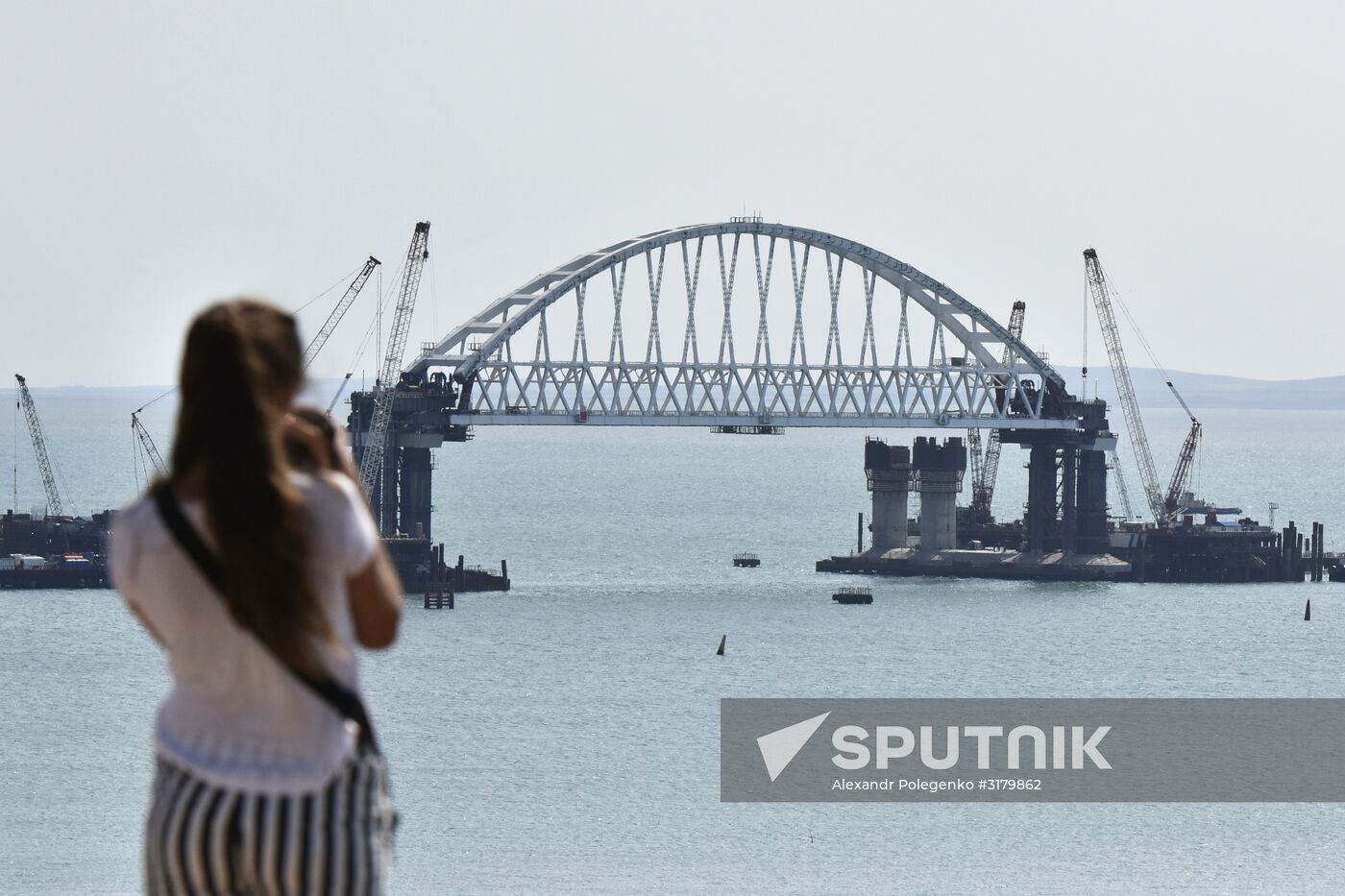 Building the Crimean Bridge