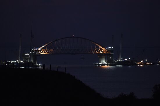 Building the Crimean Bridge