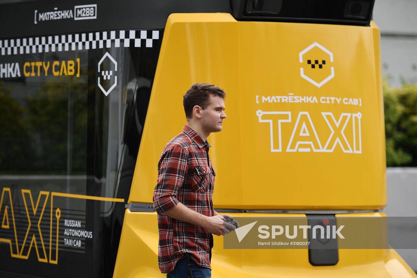 Testing Russia's first driverless passenger bus MatrЁshka