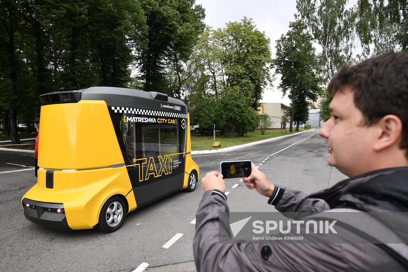 Testing Russia's first driverless passenger bus MatrЁshka