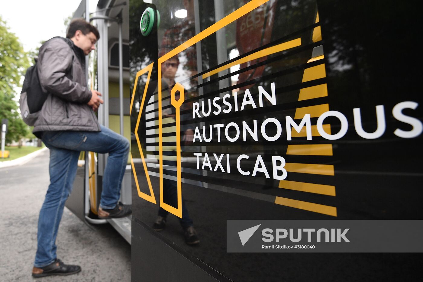Testing Russia's first driverless passenger bus MatrЁshka