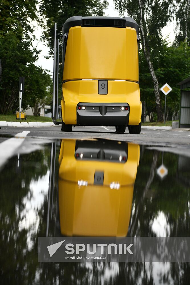 Testing Russia's first driverless passenger bus MatrЁshka