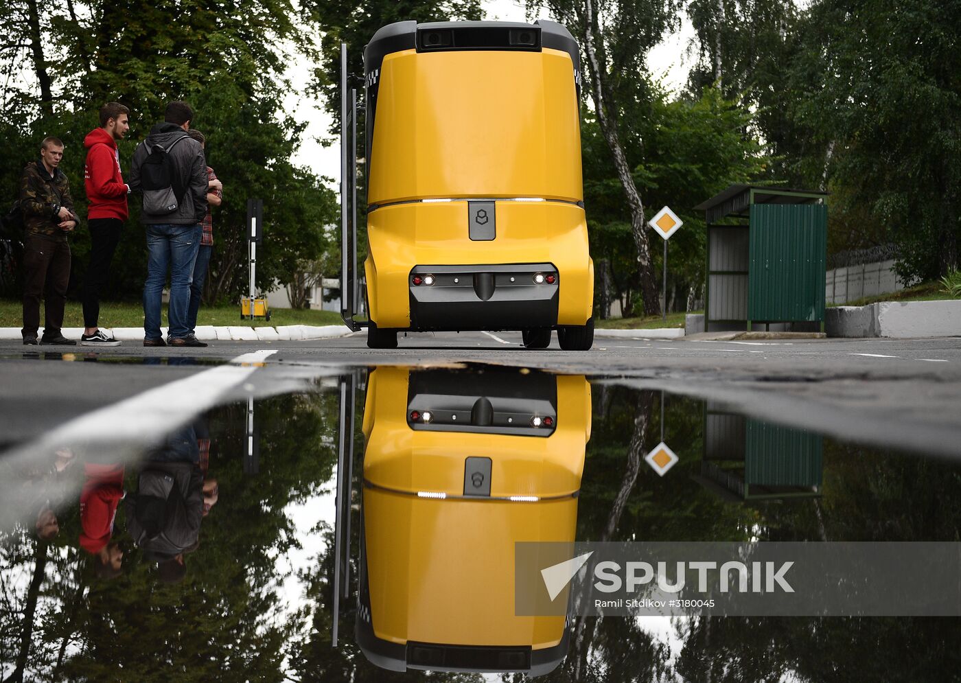 Testing Russia's first driverless passenger bus MatrЁshka