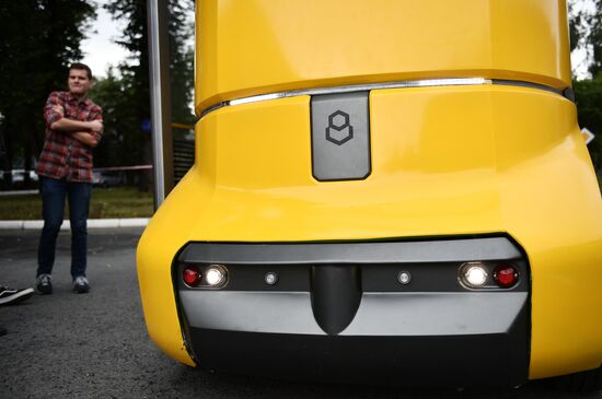 Testing Russia's first driverless passenger bus MatrЁshka
