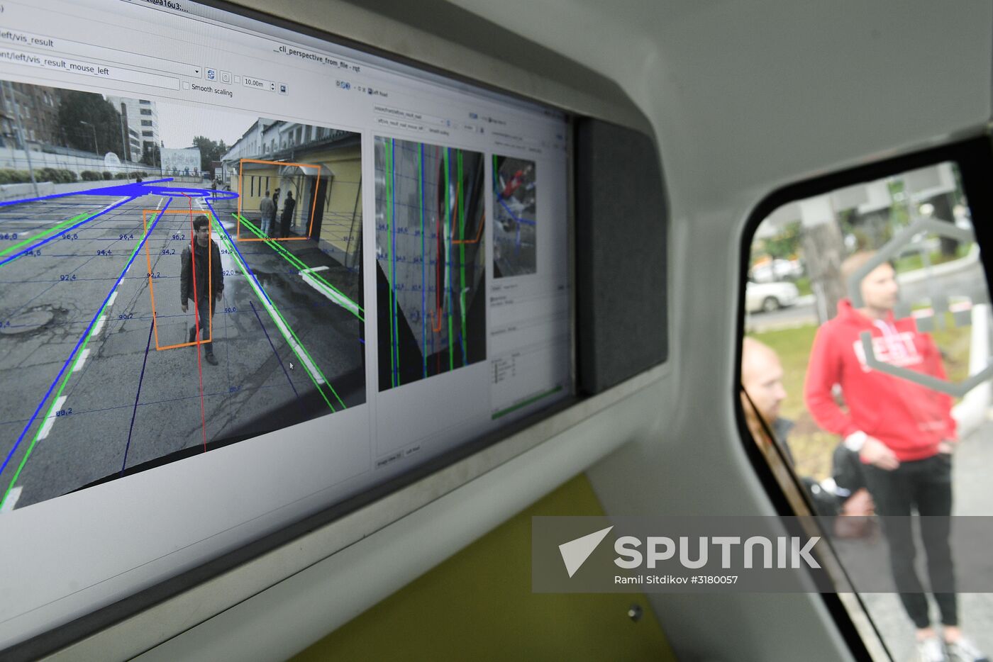 Testing Russia's first driverless passenger bus MatrЁshka