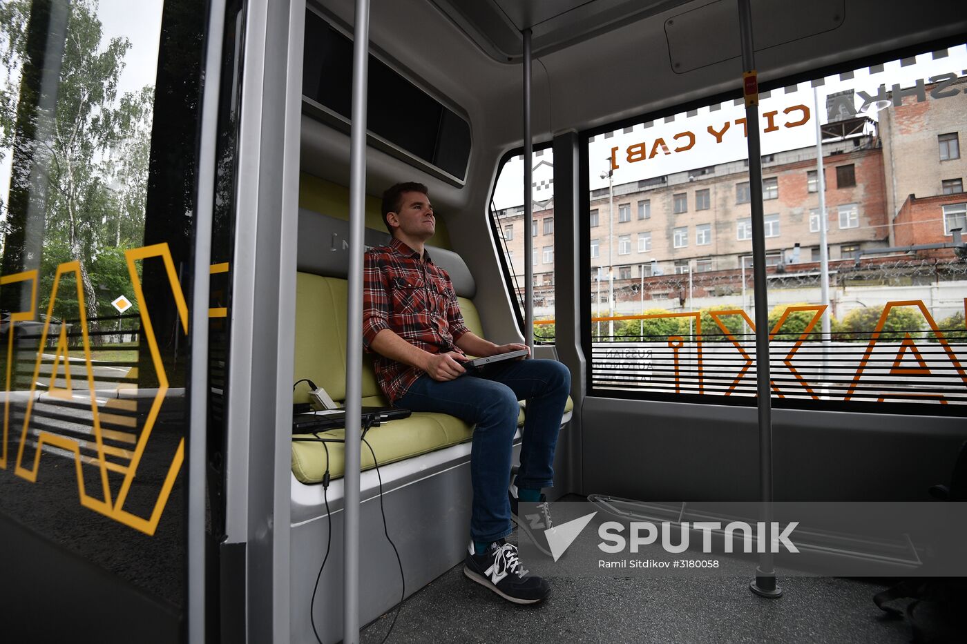 Testing Russia's first driverless passenger bus MatrЁshka