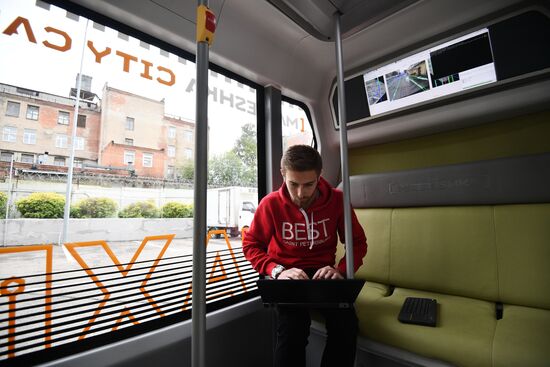Testing the first unmanned passenger bus Matryoshka