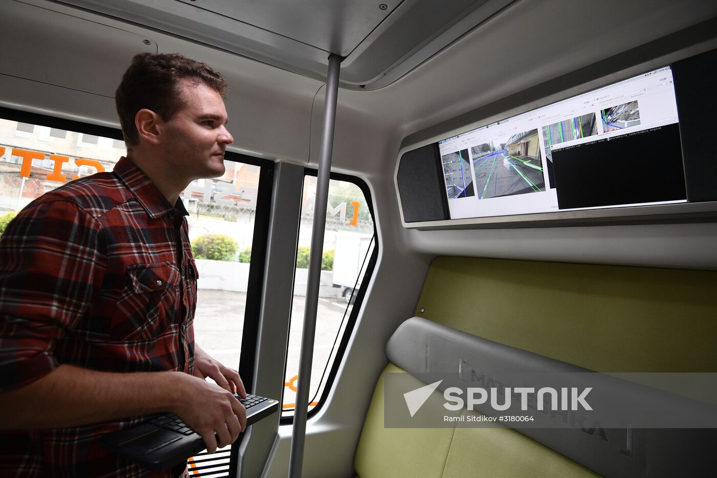 Testing Russia's first driverless passenger bus MatrЁshka
