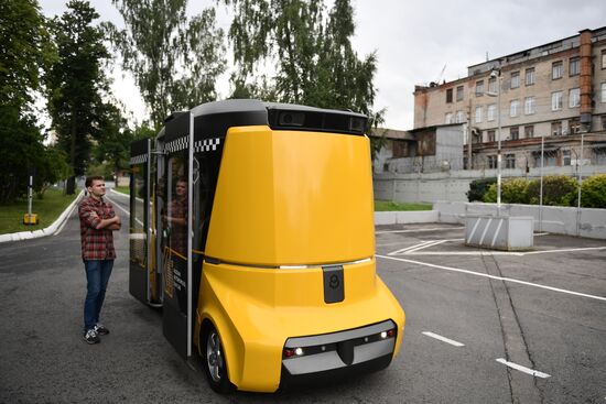 Testing Russia's first driverless passenger bus MatrЁshka