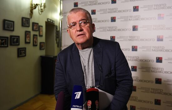 Meeting of Mayakovsky Theater company