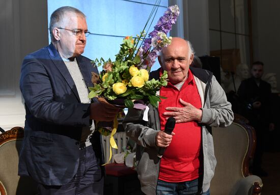 Meeting of Mayakovsky Theater company