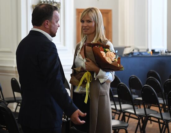 Meeting of Mayakovsky Theater company