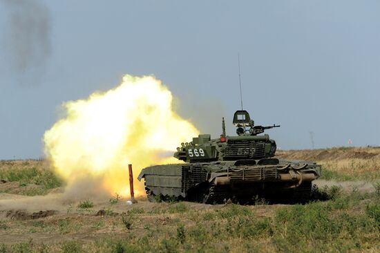 Tank units hold drills in Rostov Region