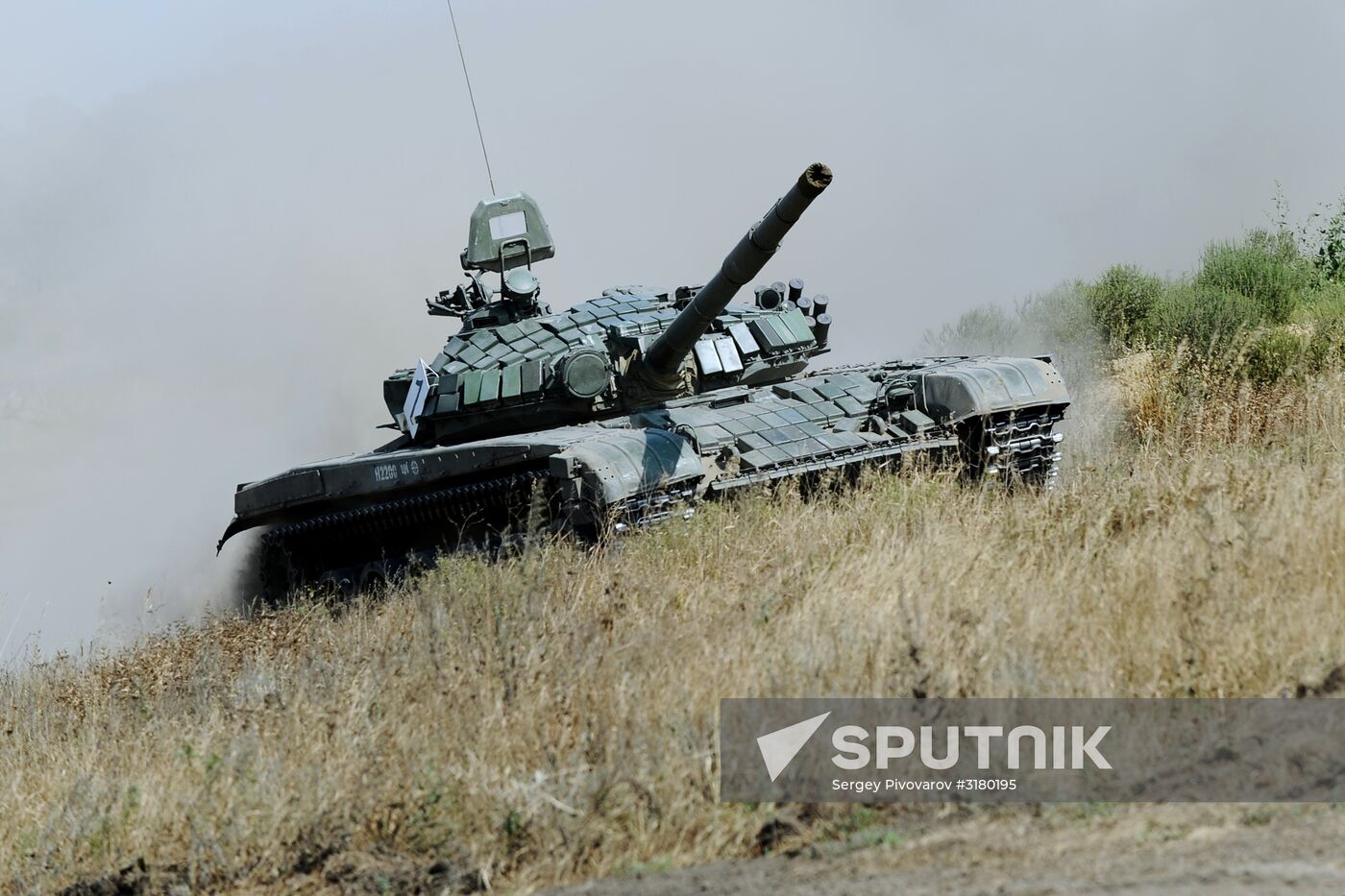 Tank units hold drills in Rostov Region