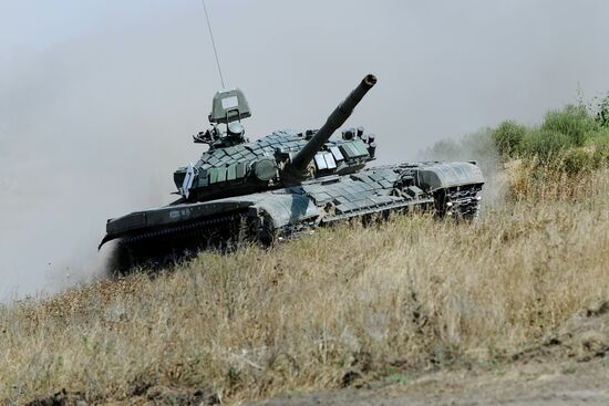 Tank units hold drills in Rostov Region