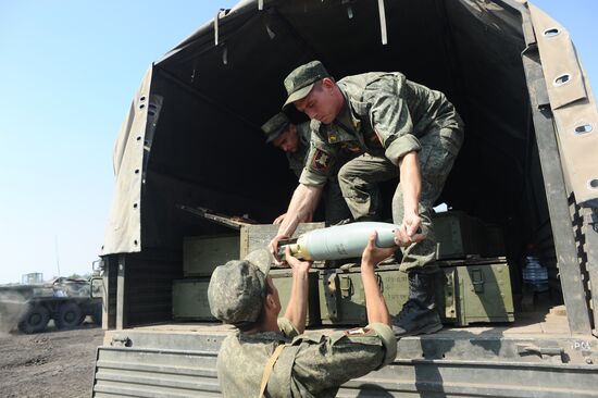 Tank units hold drills in Rostov Region