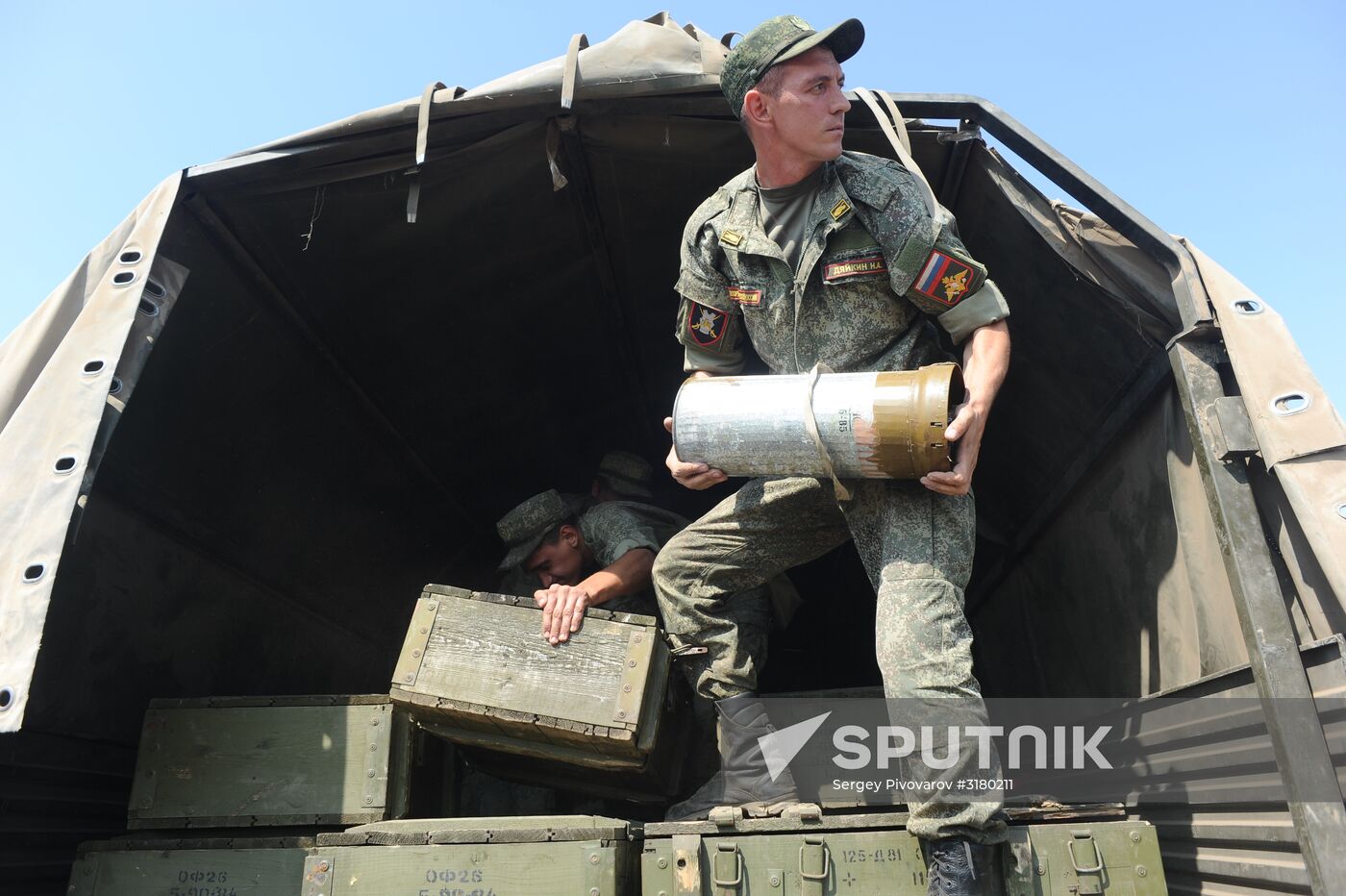 Tank units hold drills in Rostov Region