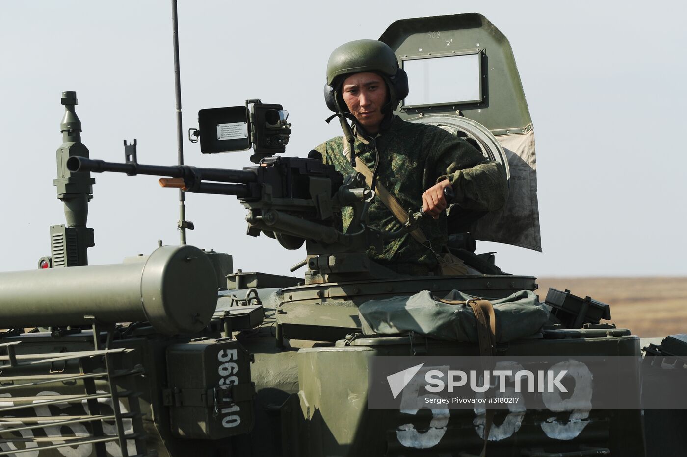 Tank units hold drills in Rostov Region