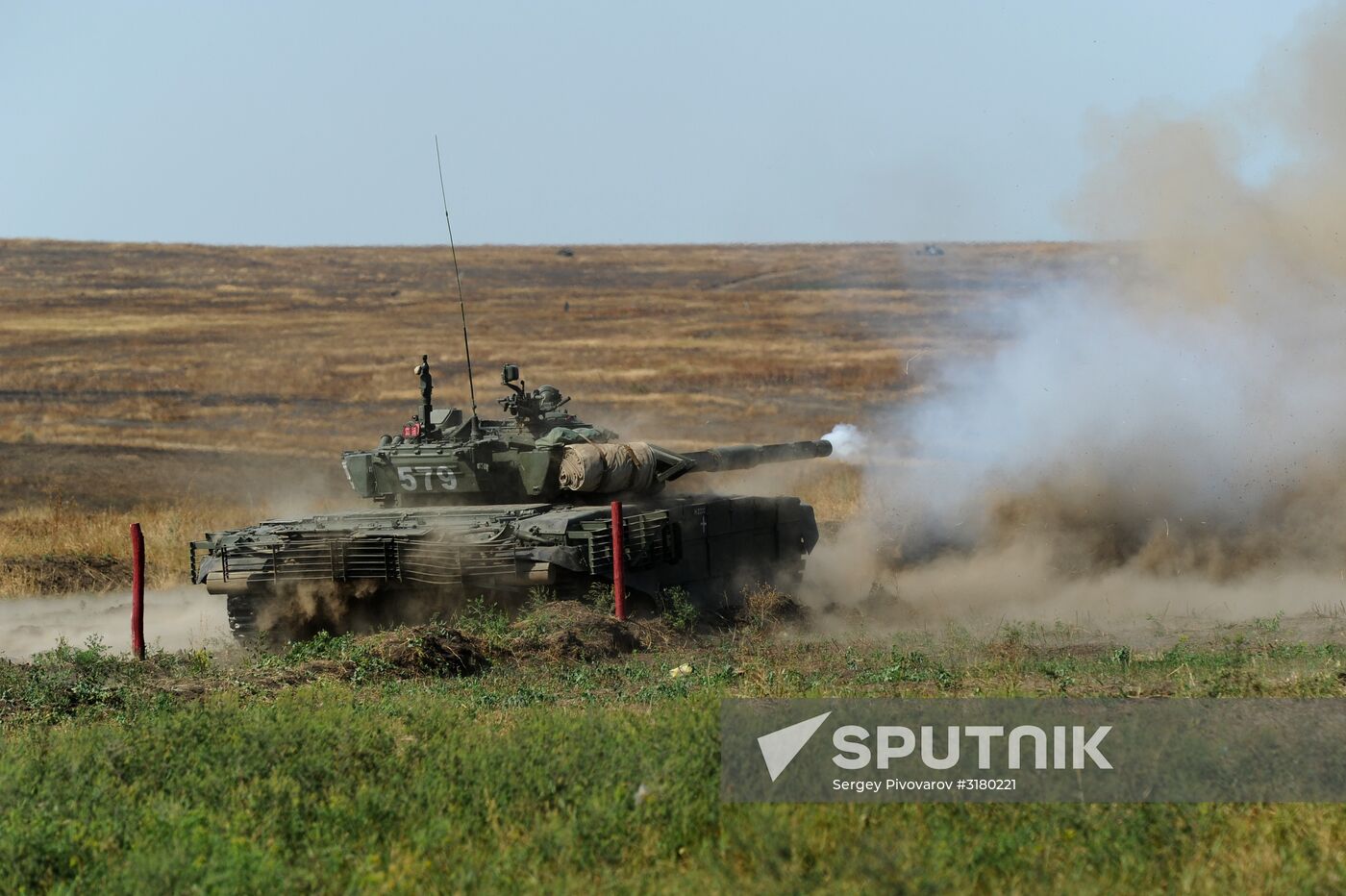 Tank units hold drills in Rostov Region