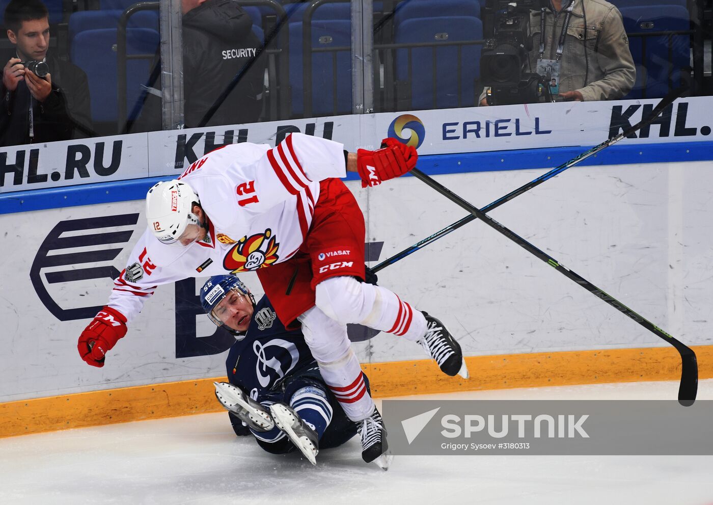 Ice hockey. KHL. Dynamo Moscow vs. Jokerit