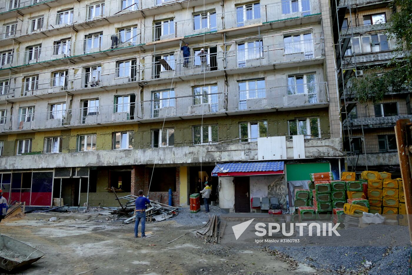 Residential buildings in Donetsk under reconstruction