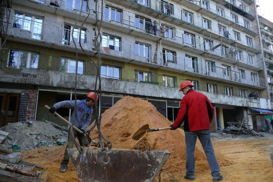 Residential buildings in Donetsk under reconstruction