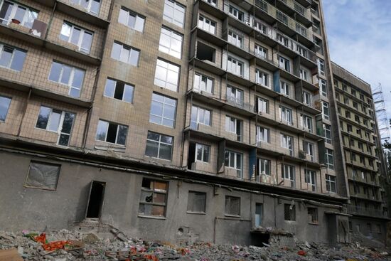 Residential buildings in Donetsk under reconstruction