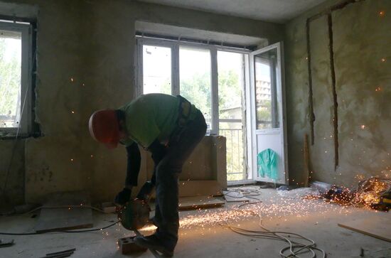 Residential buildings in Donetsk under reconstruction