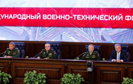 News conference following Army 2017 International Military-Technical Forum at Russian Defense Ministry
