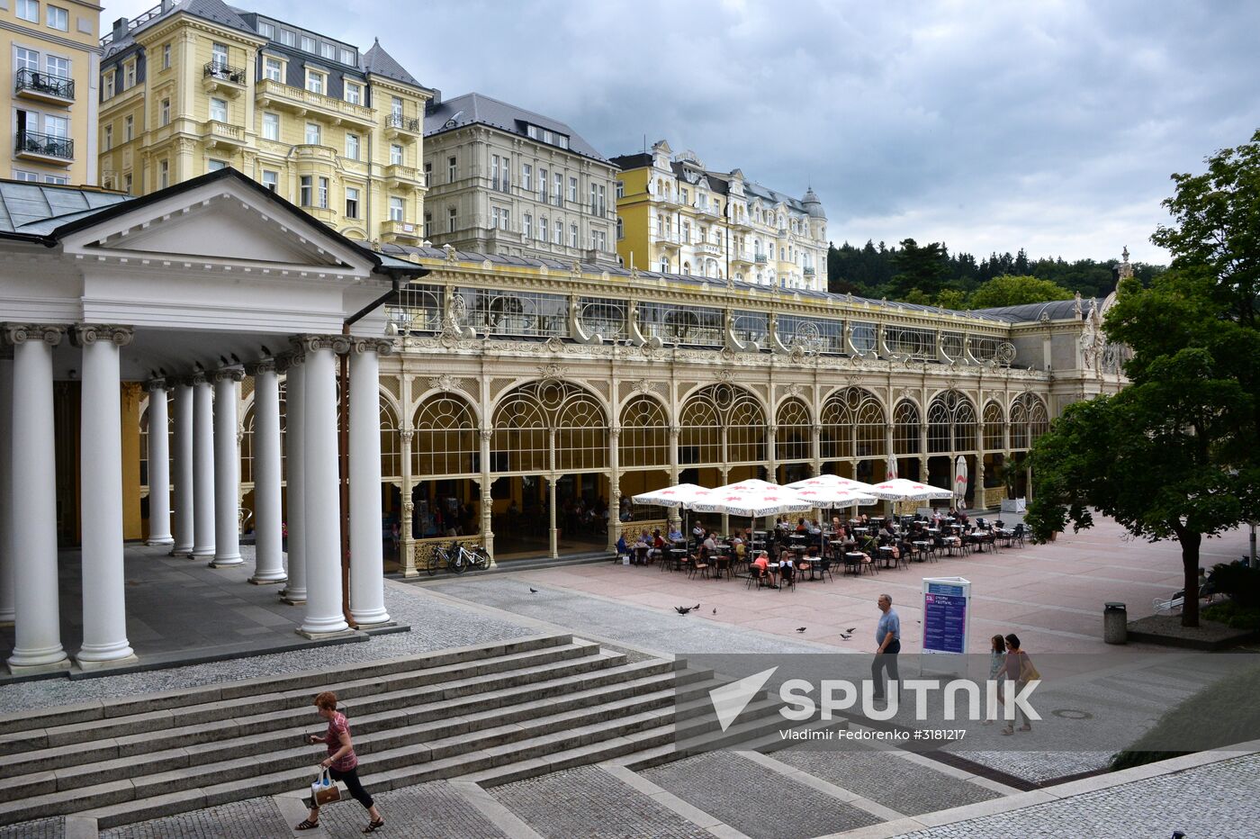 Cities of the world. Karlovy Vary and Marianske Lazne