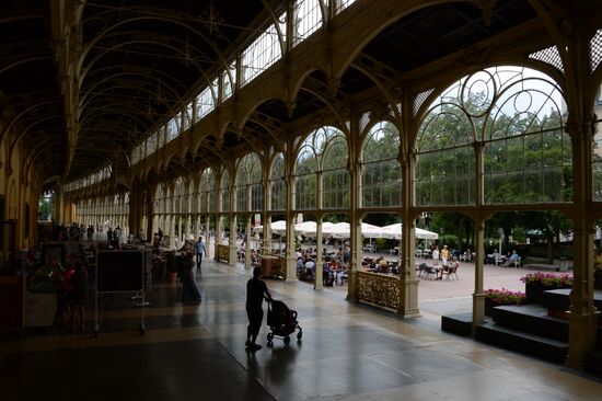 Cities of the world. Karlovy Vary and Marianske Lazne