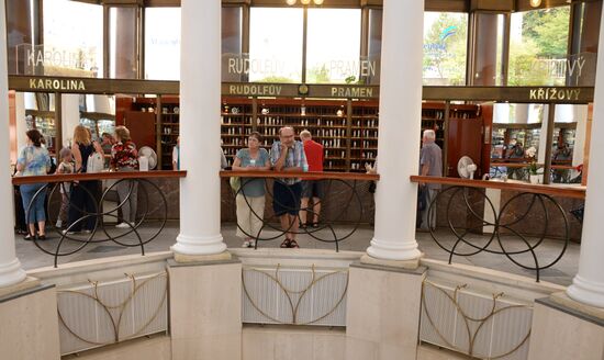 Cities of the world. Karlovy Vary and Marianske Lazne
