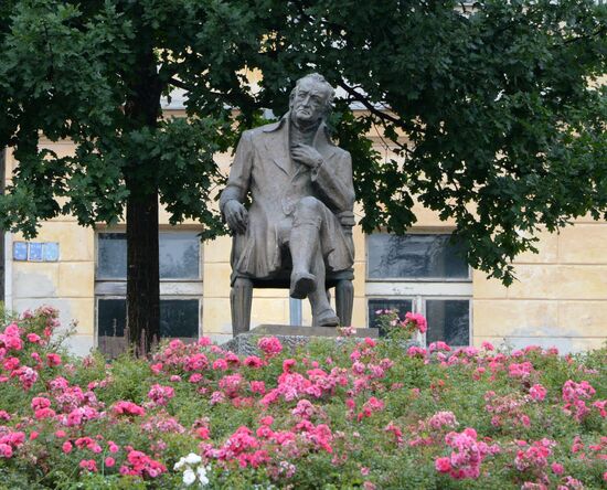 Cities of the world. Karlovy Vary and Marianske Lazne