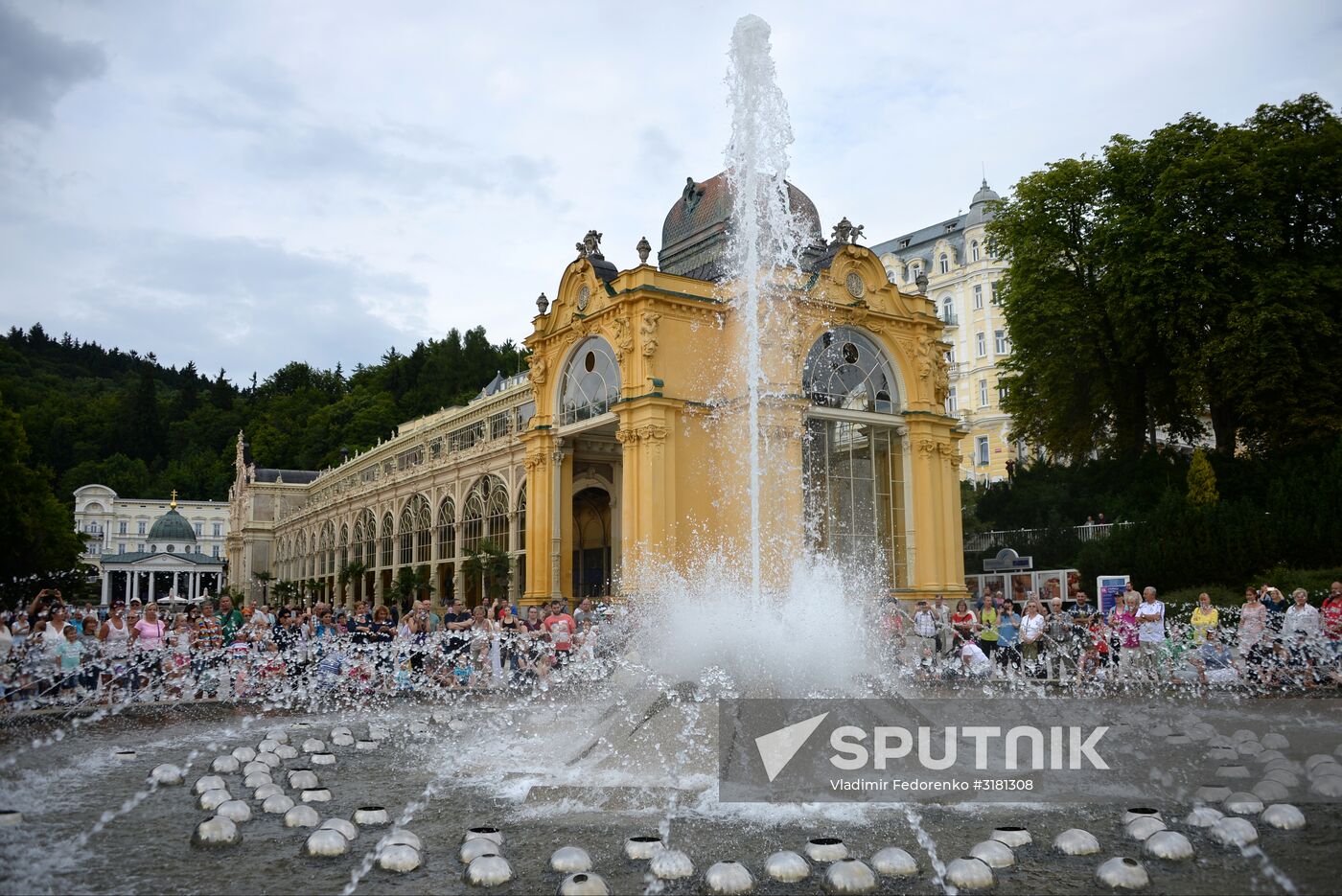 Cities of the world. Karlovy Vary and Marianske Lazne