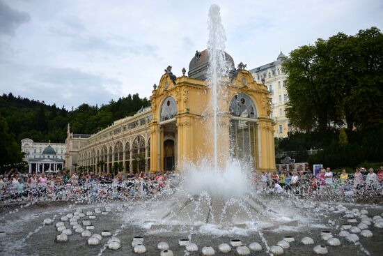 Cities of the world. Karlovy Vary and Marianske Lazne