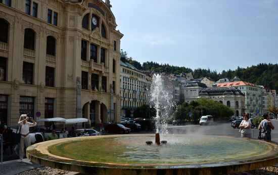 Cities of the world. Karlovy Vary and Marianske Lazne