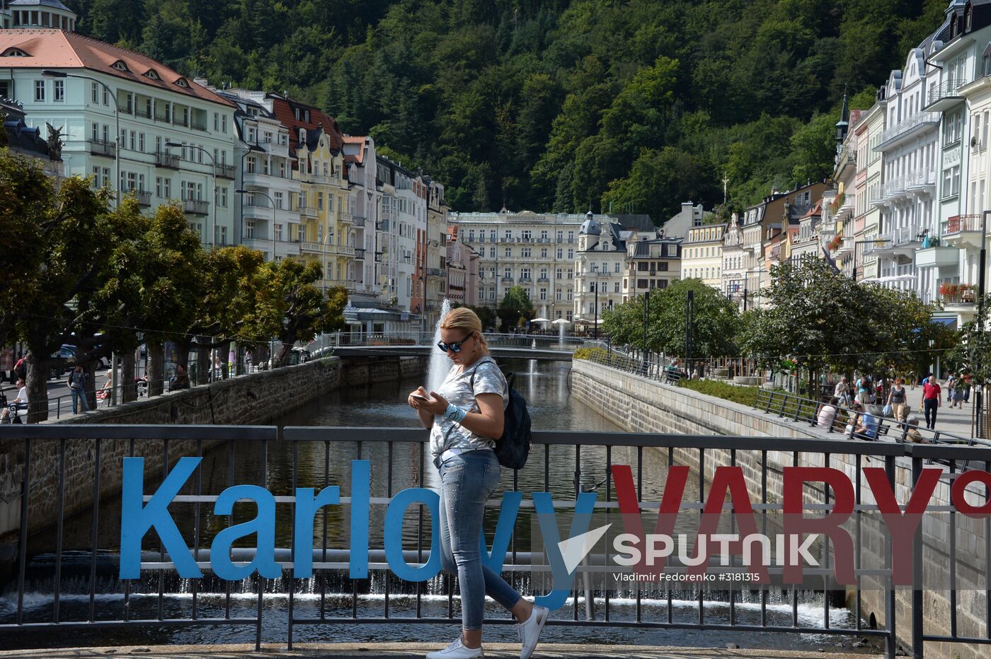 Cities of the world. Karlovy Vary and Marianske Lazne