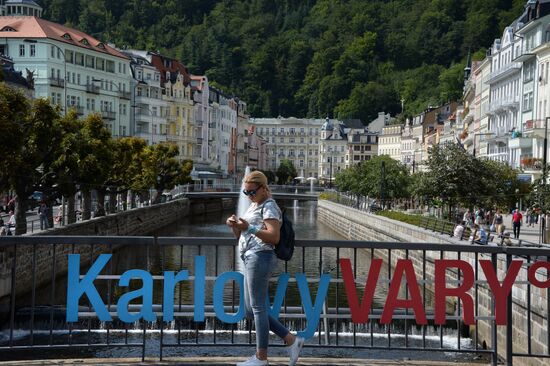 Cities of the world. Karlovy Vary and Marianske Lazne