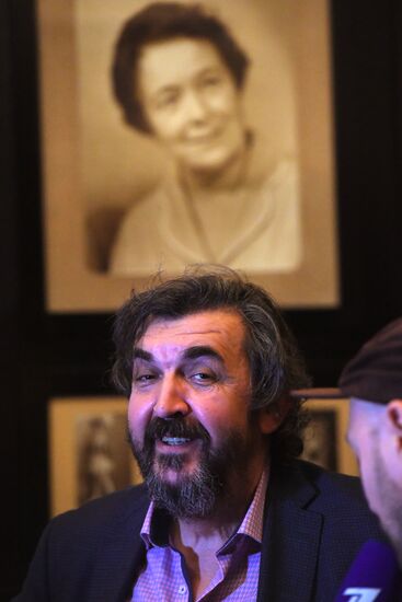 Moscow Chekhov art theater company gathering