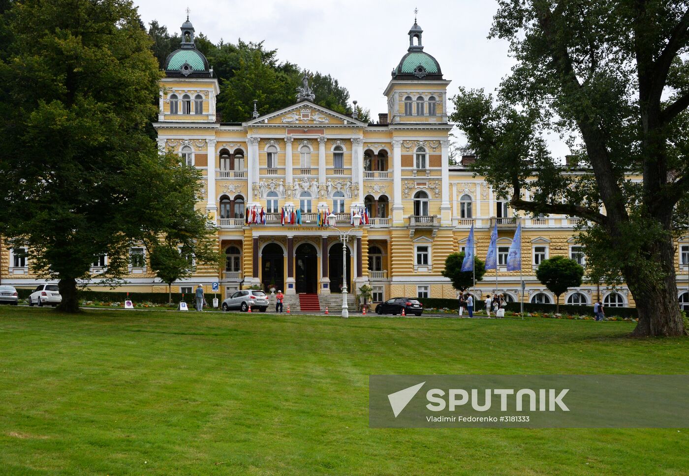 Cities of the world. Karlovy Vary and Marianske Lazne