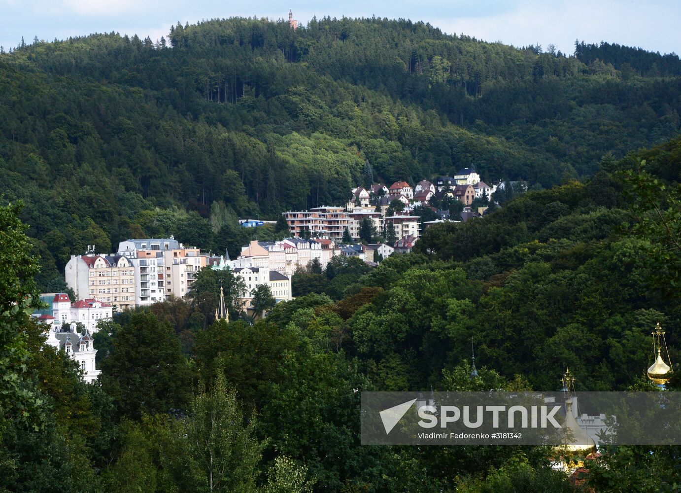 Cities of the world. Karlovy Vary and Marianske Lazne