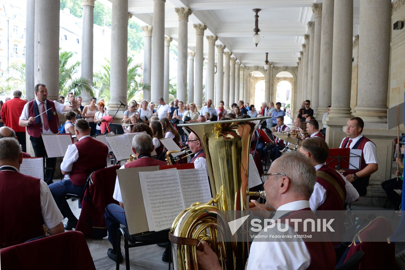 Cities of the world. Karlovy Vary and Marianske Lazne