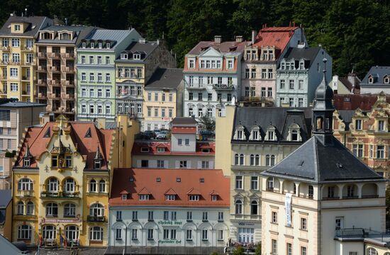 Cities of the world. Karlovy Vary and Marianske Lazne