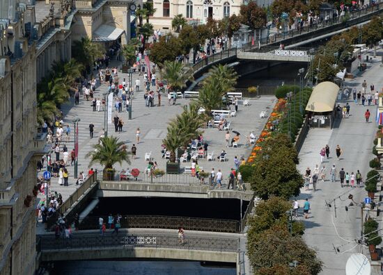 Cities of the world. Karlovy Vary and Marianske Lazne