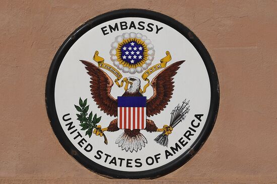 US Embassy in Moscow resumes issuing visas