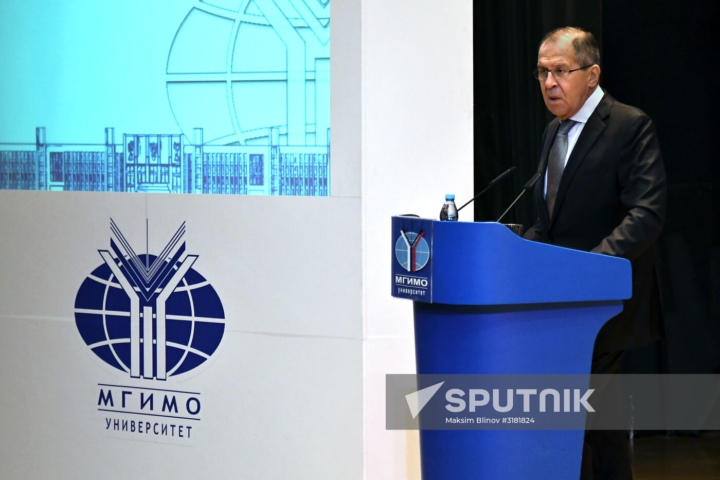 Russian Foreign Minister Sergei Lavrov meets with MGIMO students and academic staff