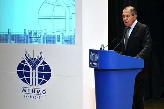 Russian Foreign Minister Sergei Lavrov meets with MGIMO students and academic staff